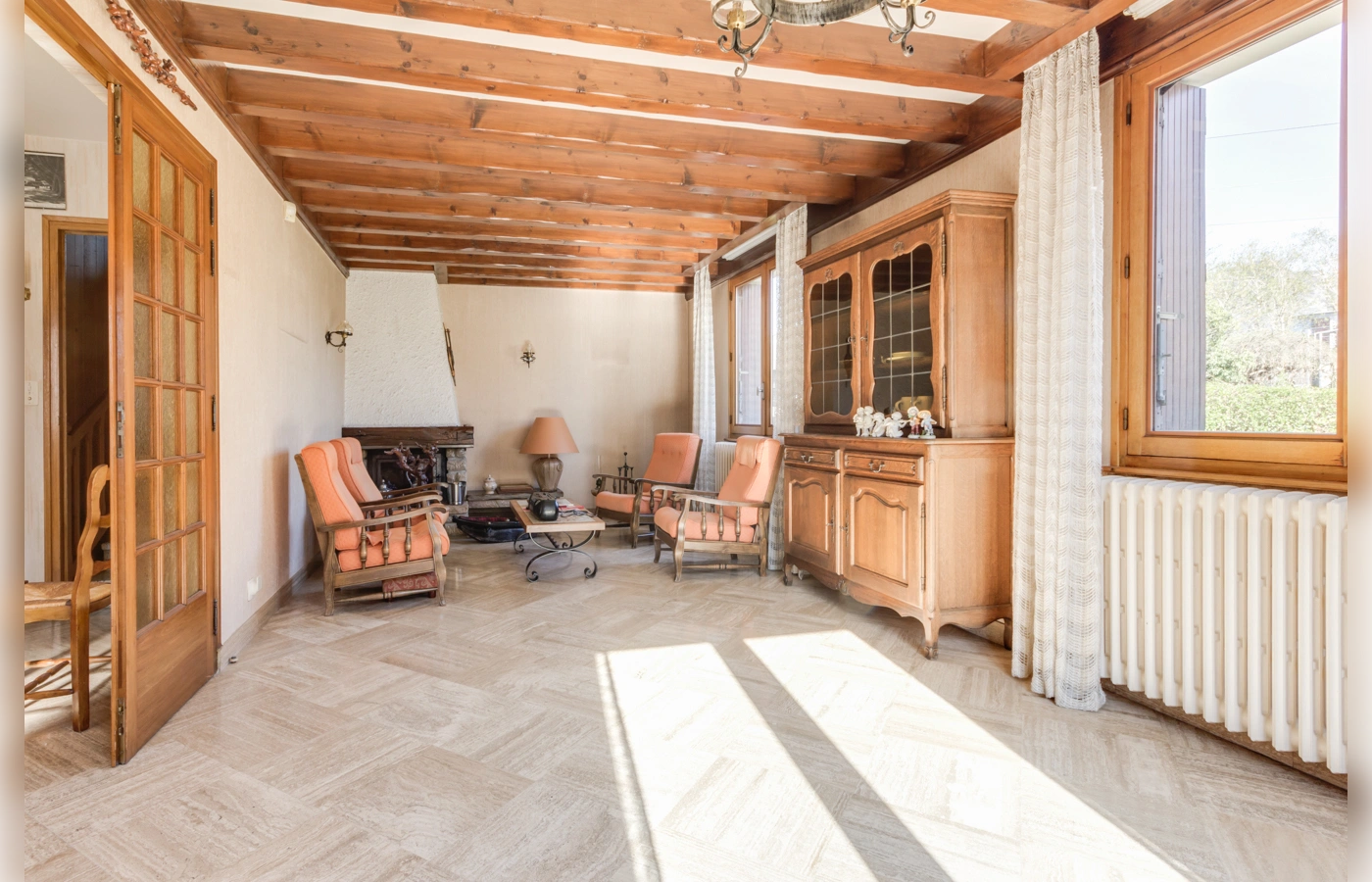 salle à manger avec terrasse