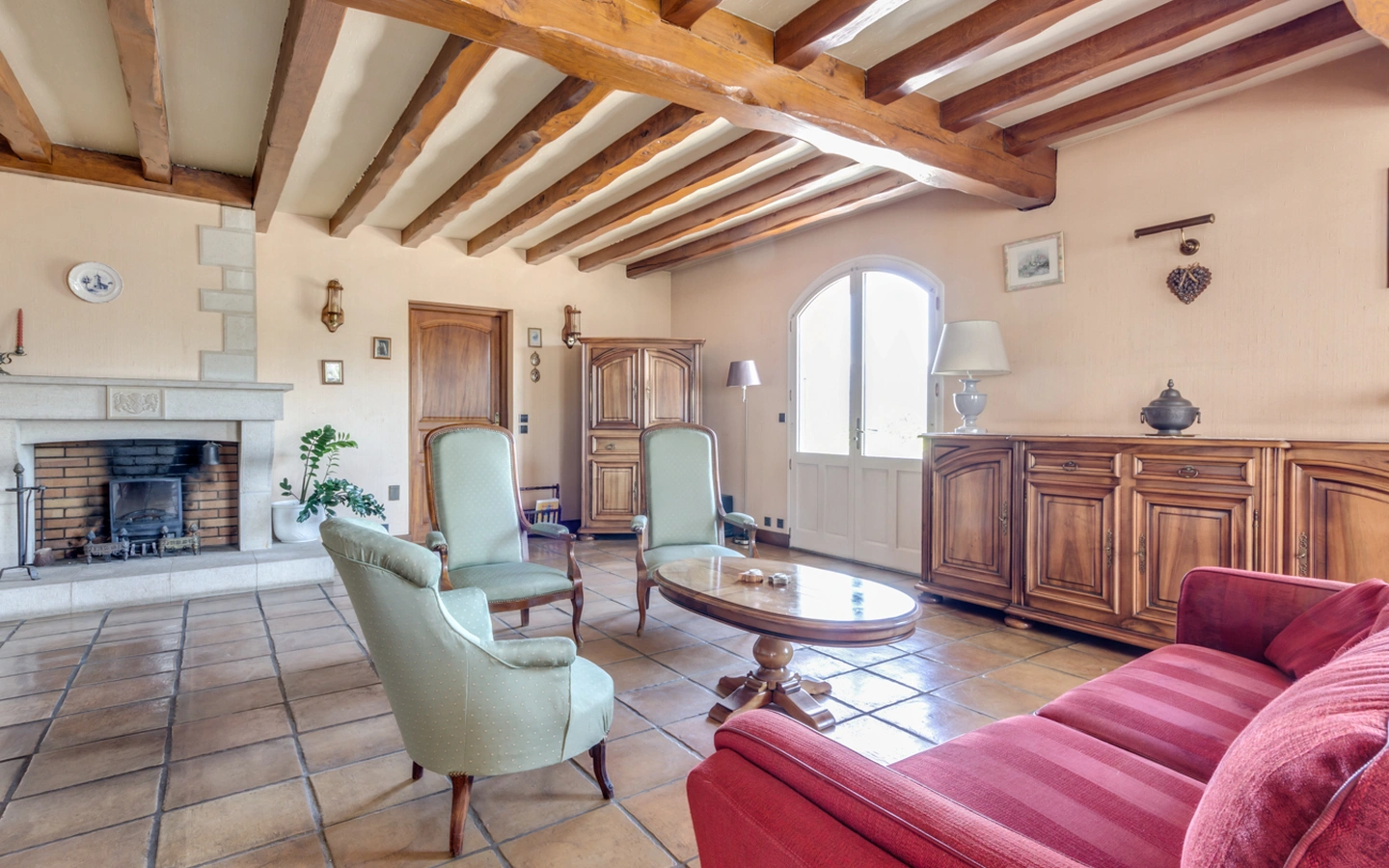 Salon avec cheminée