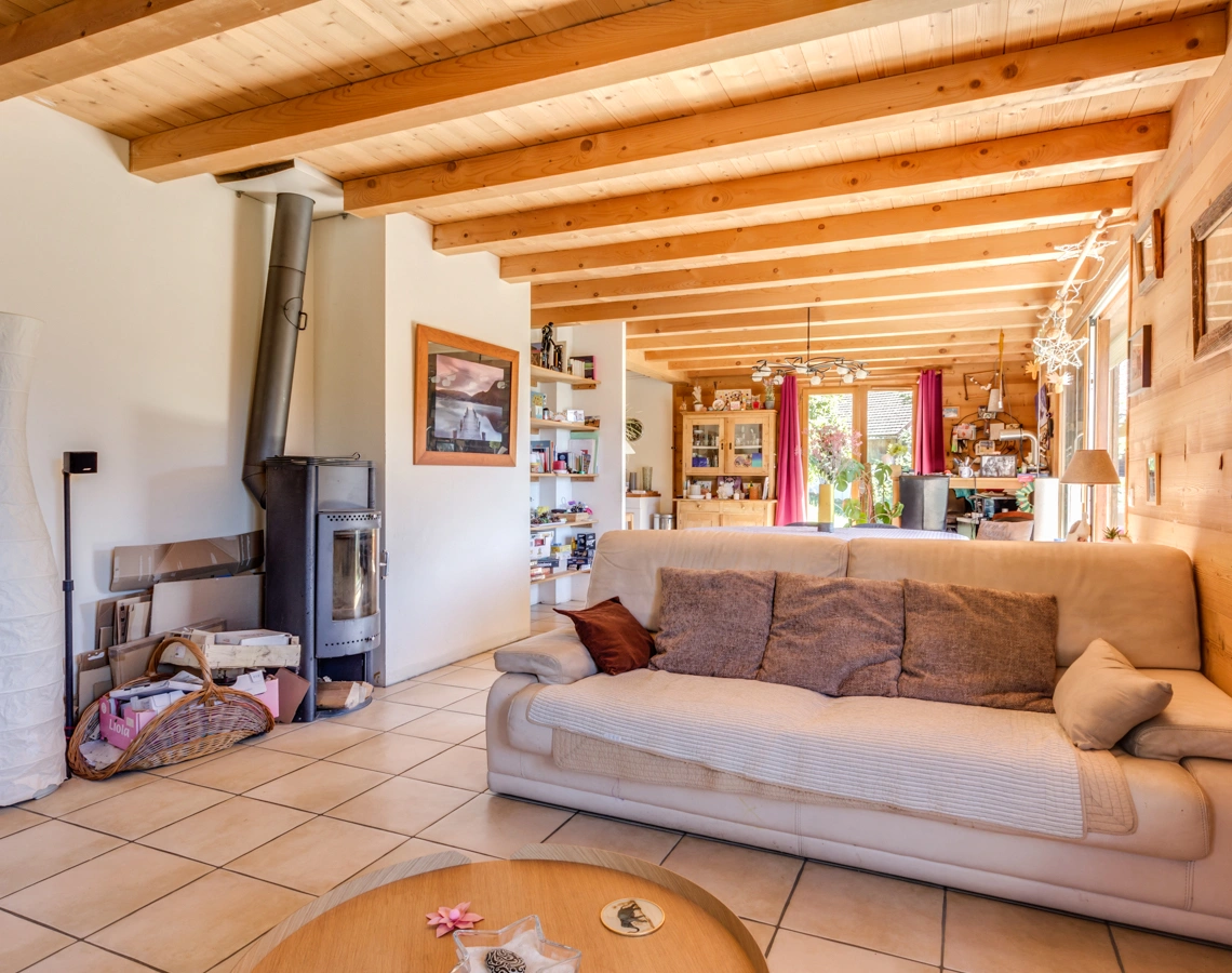 Salon avec cheminée