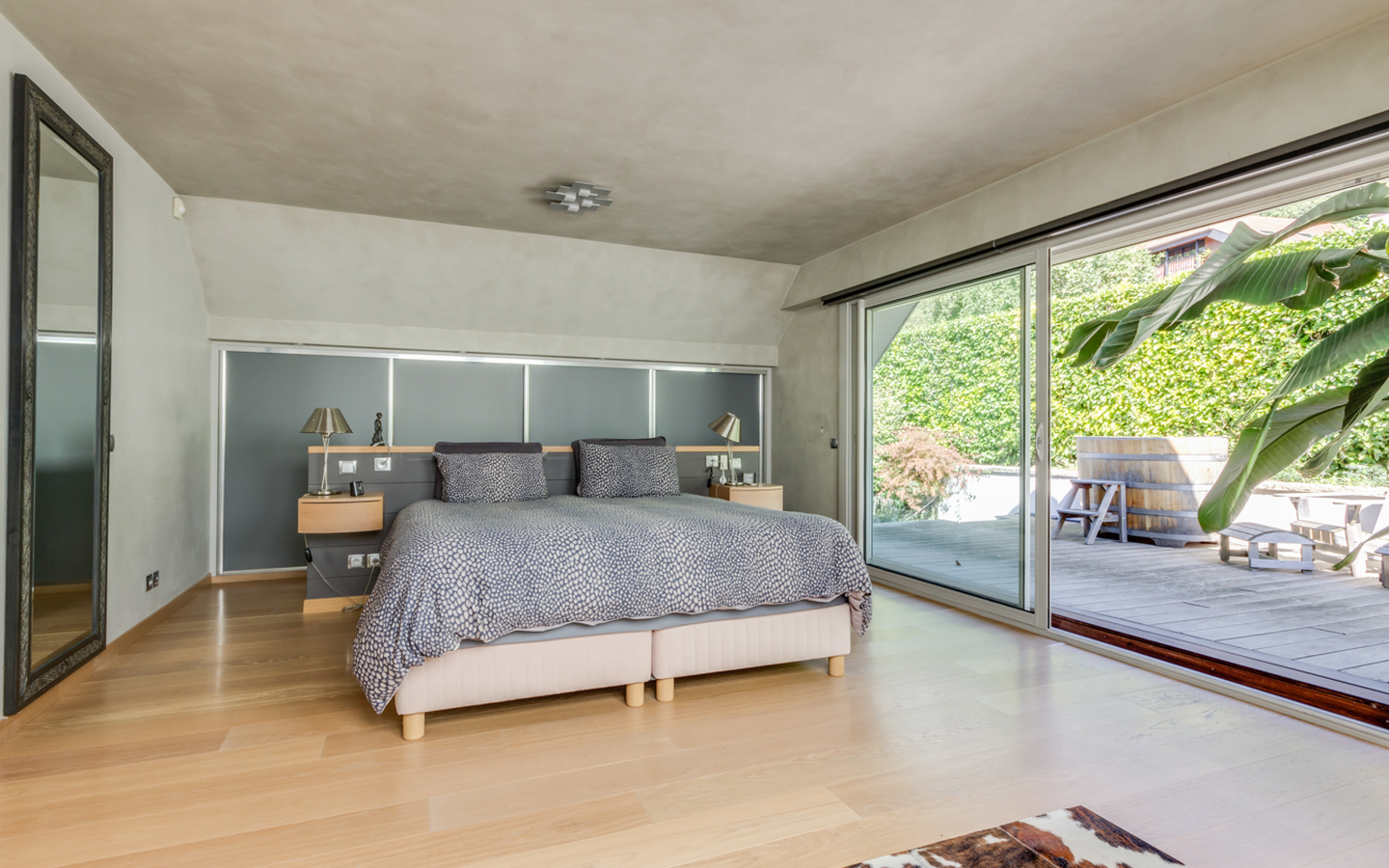 VEYRIER-DU-LAC-maison-haut-de-gamme-vue-panoramique-sur-le-lac-et-les-montagnes-40