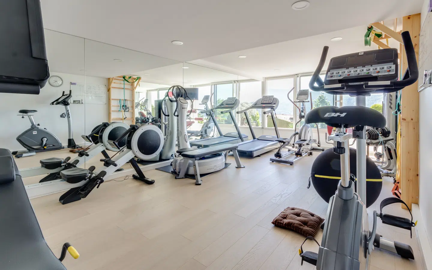 VEYRIER-DU-LAC-maison-haut-de-gamme-vue-panoramique-sur-le-lac-et-les-montagnes-41