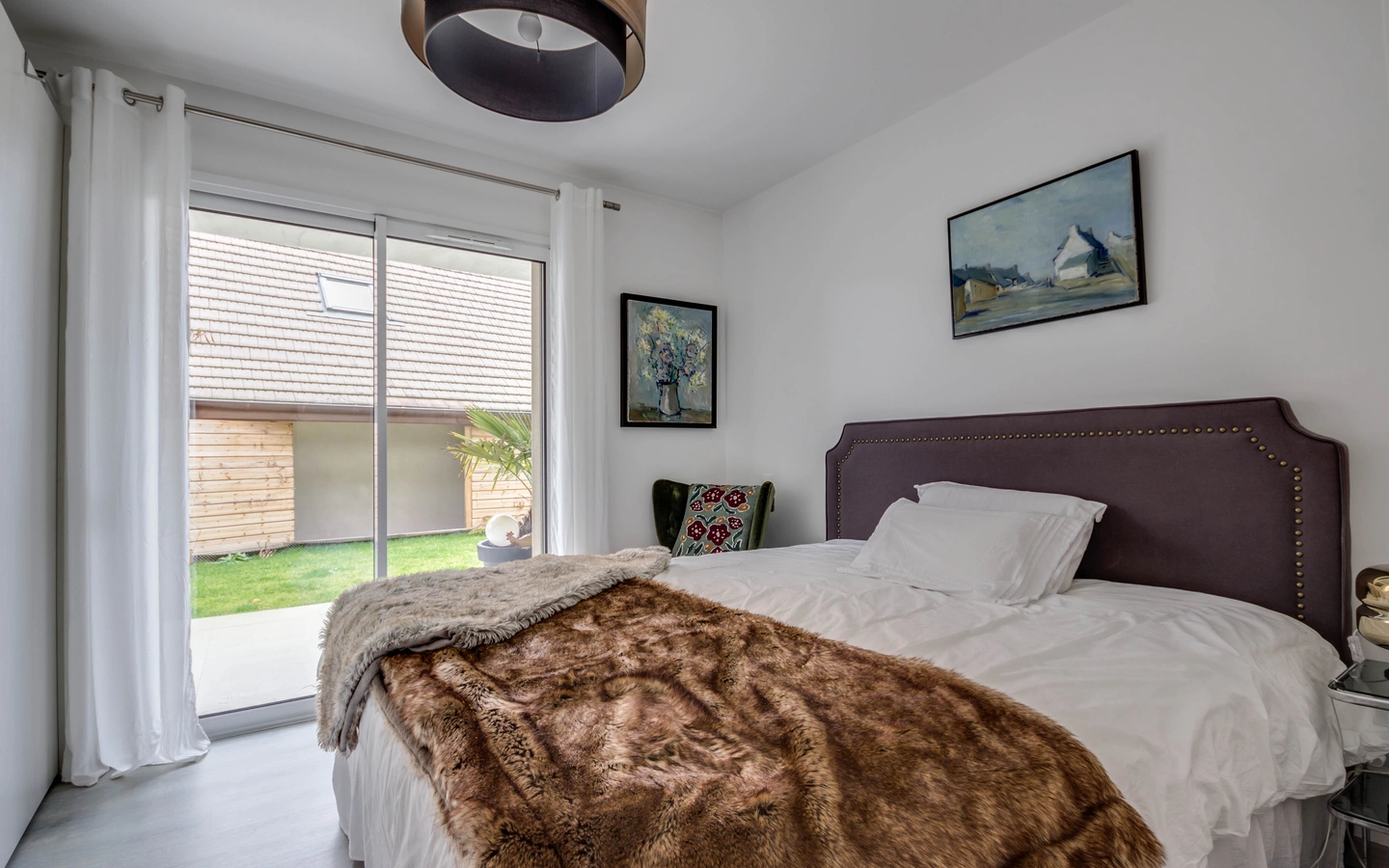 VEYRIER DU LAC - T3 récent avec terrasse et jardin, proche commerces, vue lac (12 sur 14)